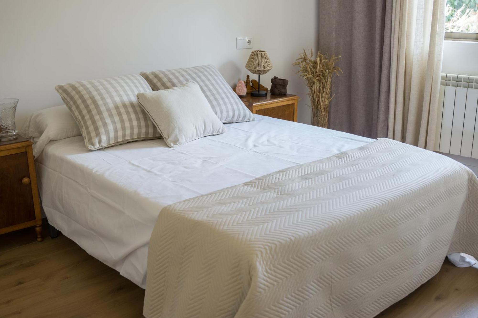 Antojos Bed & Breakfast Tardajos ภายนอก รูปภาพ